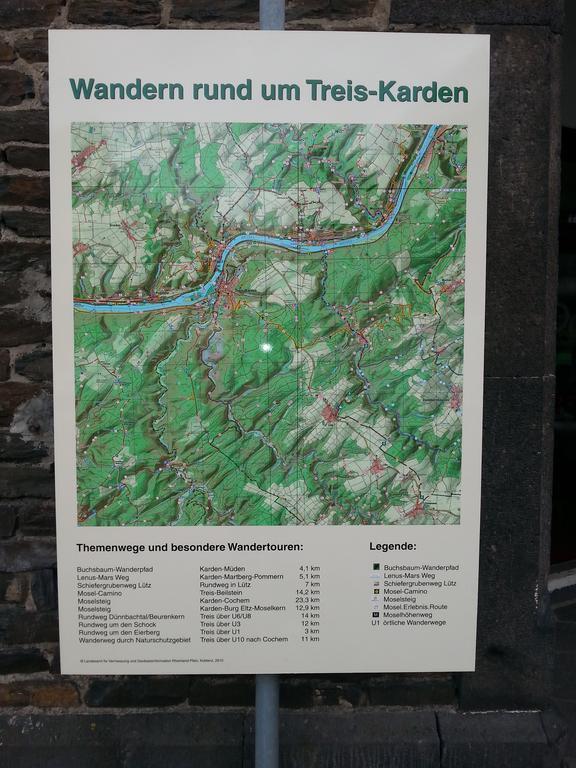 Pension "Am Markt" Treis-Karden Esterno foto