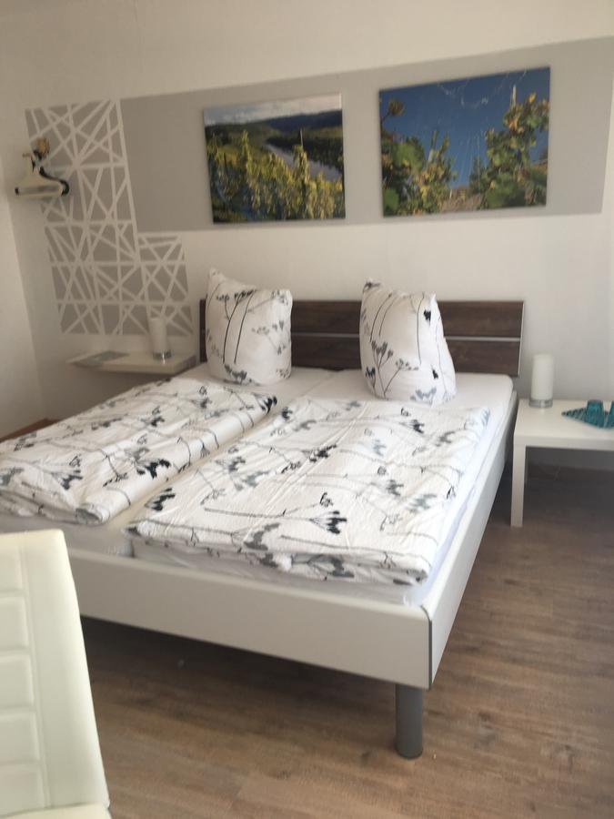 Pension "Am Markt" Treis-Karden Esterno foto