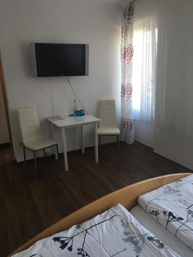 Pension "Am Markt" Treis-Karden Esterno foto