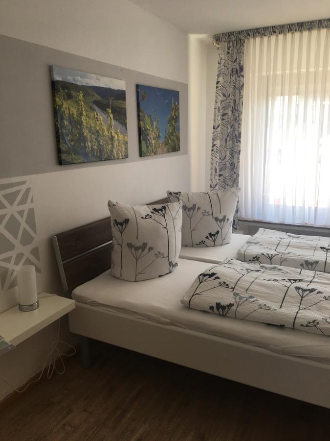 Pension "Am Markt" Treis-Karden Esterno foto