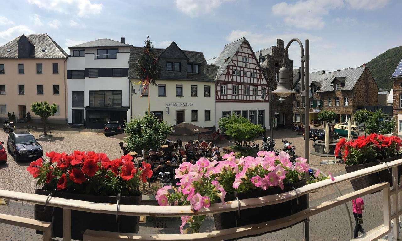 Pension "Am Markt" Treis-Karden Esterno foto