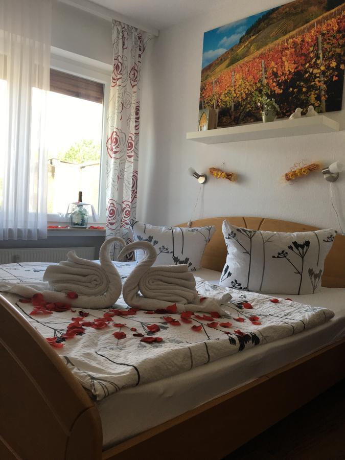 Pension "Am Markt" Treis-Karden Esterno foto